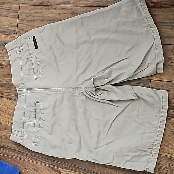 Calvin Klien kids Shorts 8 - Picture 3 of 3